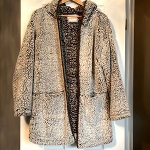 Sherpa jacket with hood (brown and beige)